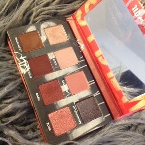Urban Decay Makeup - Urban Decay Shortcut On The Run Palette Urban Decay Makeup - Urban Decay Shortcut On The Run Palette